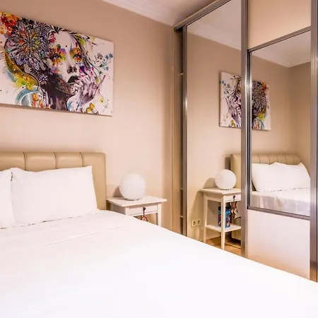 Апартаменты Charming Flat W Balcony 5 Min To Zorlu Center Стамбул