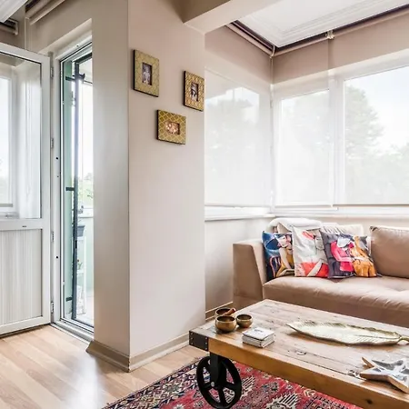 Charming Flat W Balcony 5 Min To Zorlu Center * Istambul