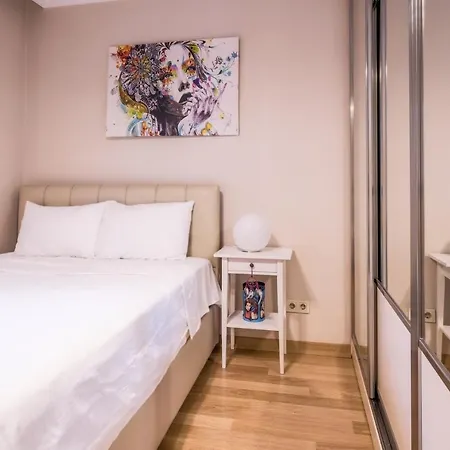Charming Flat W Balcony 5 Min To Zorlu Center